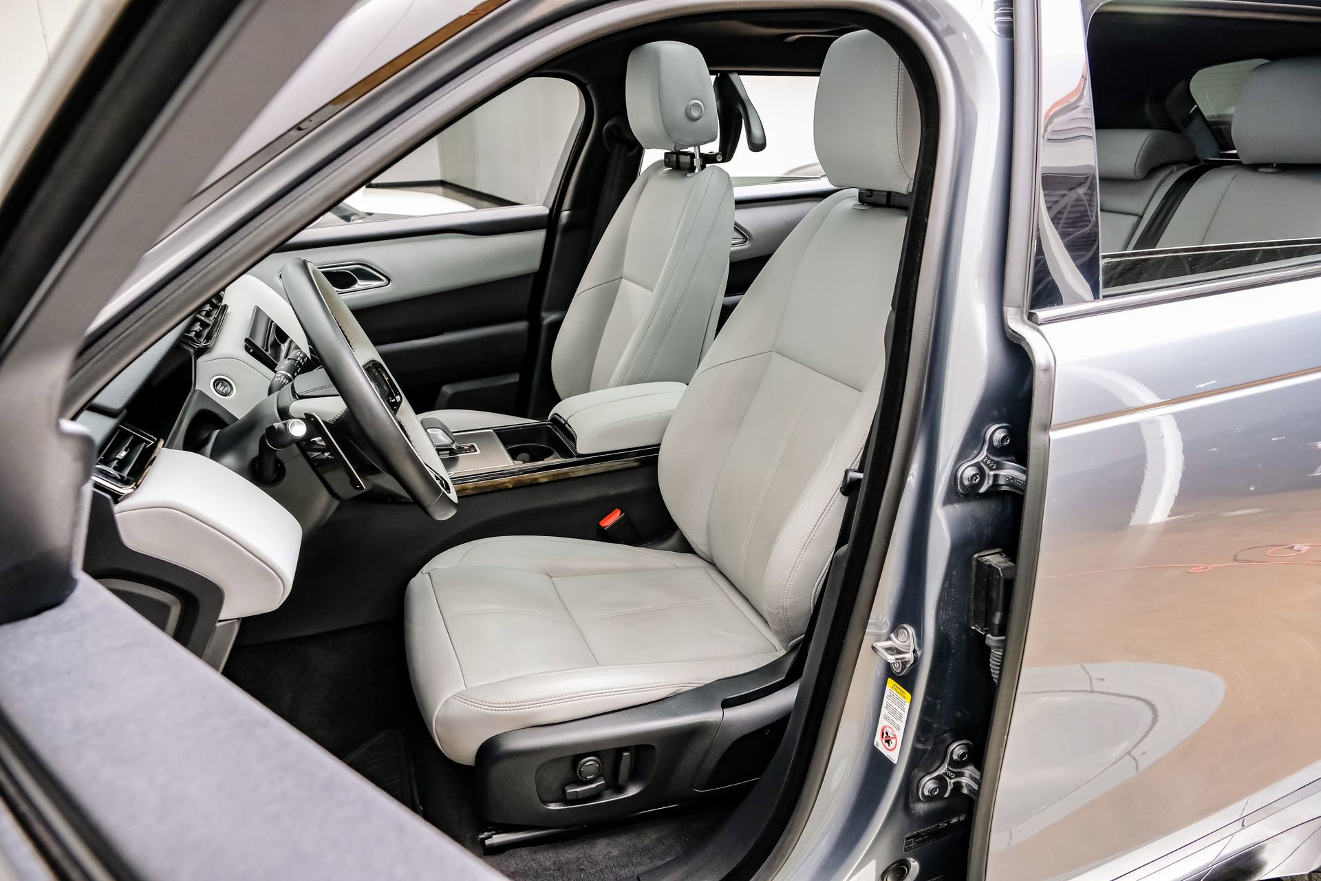 Used 2024 Land Rover Range Rover Velar Dynamic SE image 34