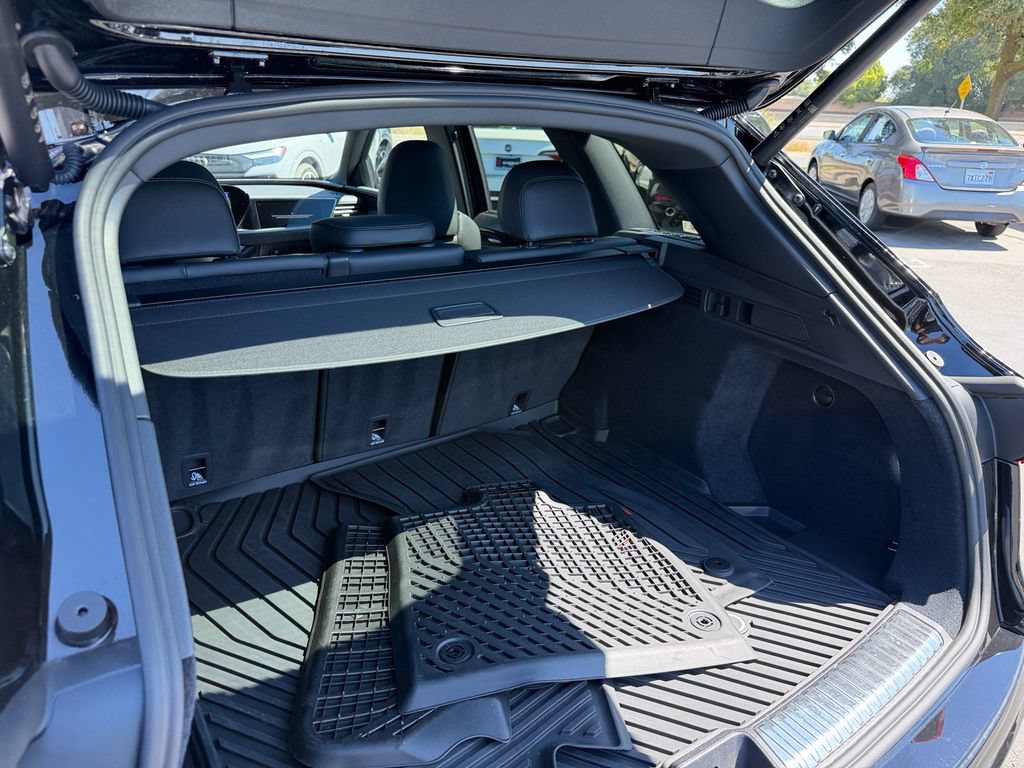 Used 2025 Audi SQ5 Prestige AWD/4WD image 27