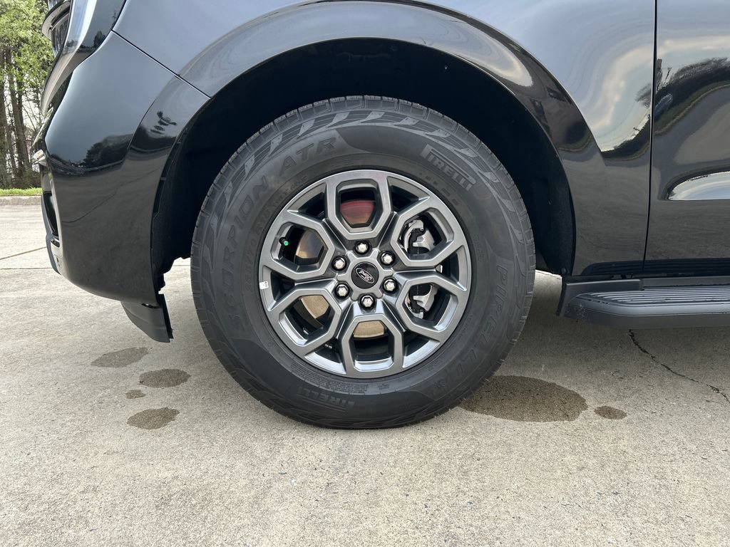 Used 2025 Ford Expedition Active image 26