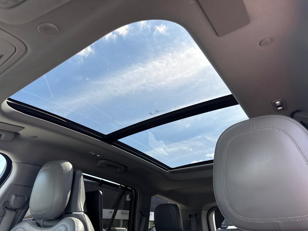 Used 2020 Lincoln Aviator Grand Touring w/ Equipment Group 301A AWD/4WD image 37