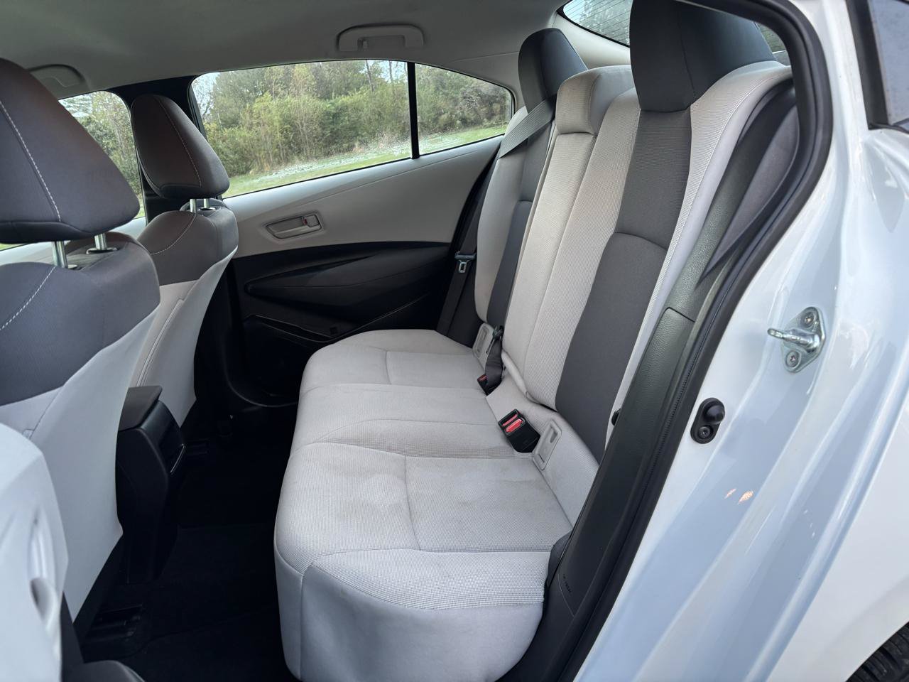 Used 2022 Toyota Corolla LE FWD image 9
