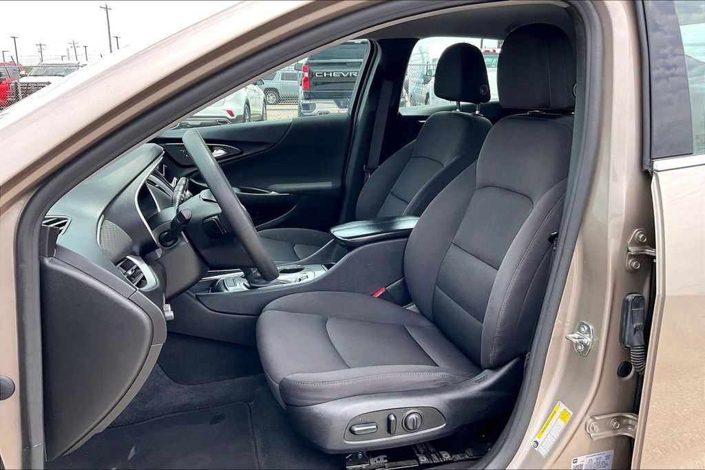 Used 2023 Chevrolet Malibu LT FWD image 18