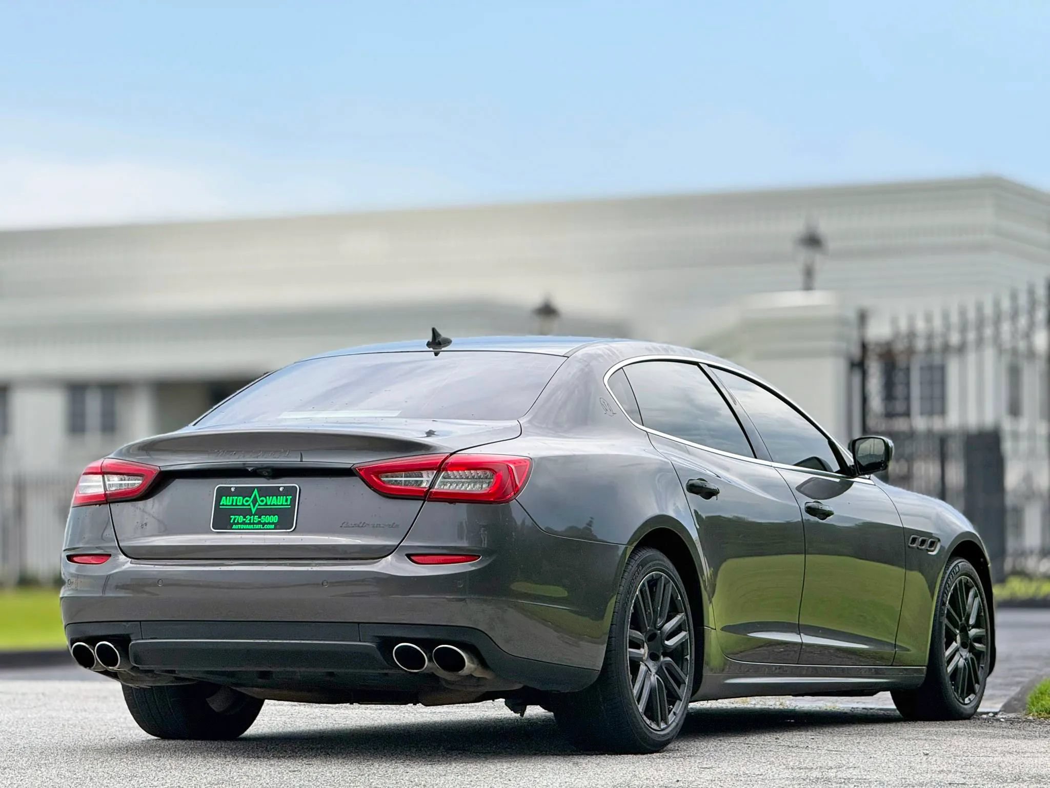 Used 2015 Maserati Quattroporte S Q4 AWD/4WD image 11