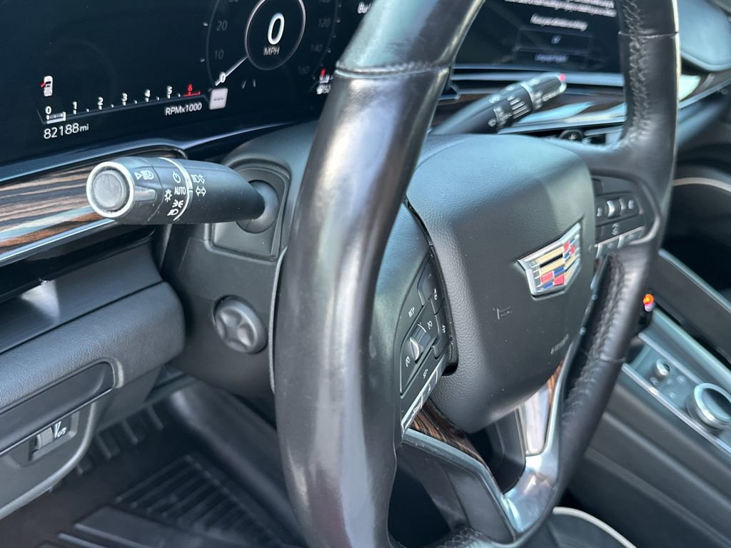 Used 2021 Cadillac Escalade Premium Luxury RWD image 17