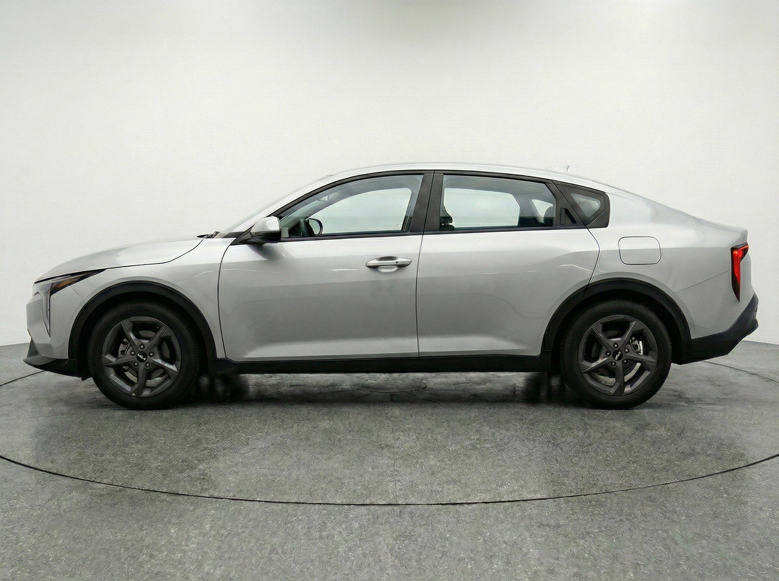 Used 2025 Kia K4 LXS image 5