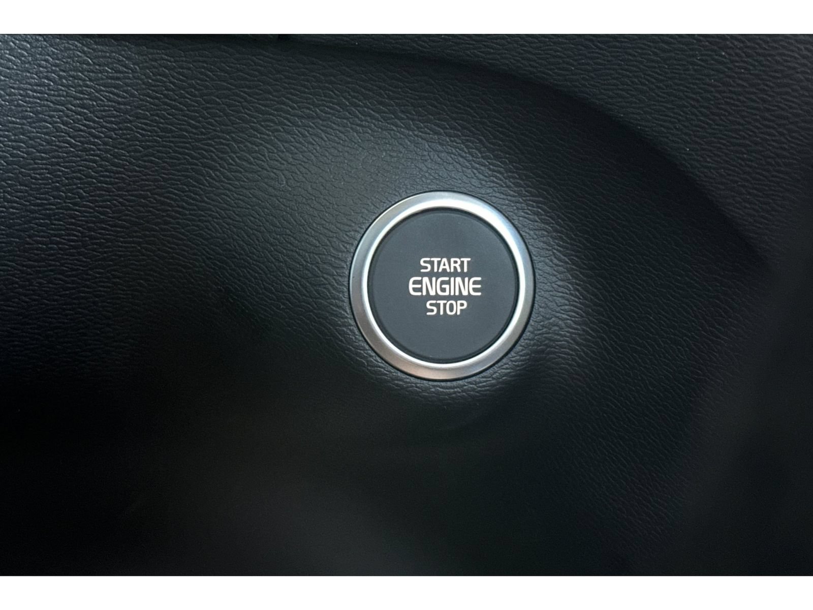 New 2026 Volvo XC40 B5 Plus w/ Climate Package AWD/4WD image 23