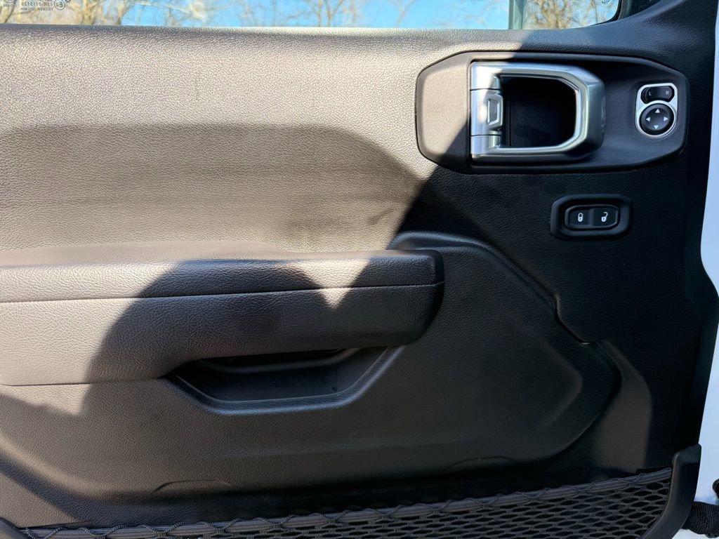 Used 2025 Jeep Wrangler Unlimited Rubicon image 24