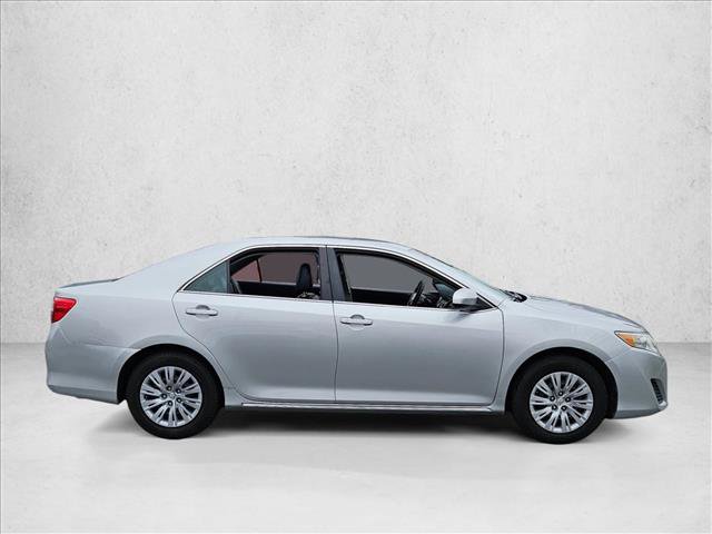 Used 2014 Toyota Camry LE FWD image 4