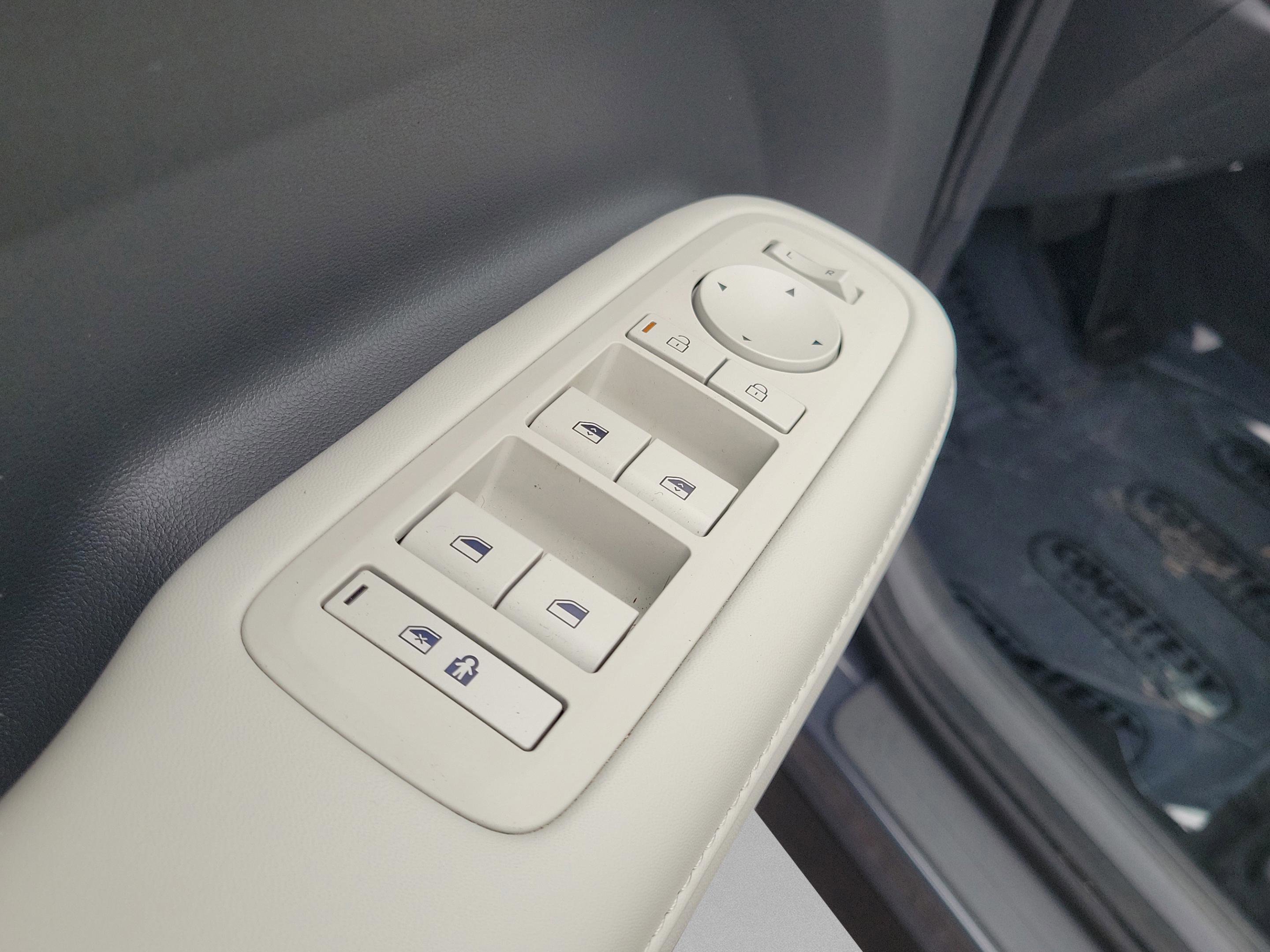 Used 2025 Hyundai Santa Fe SEL image 20