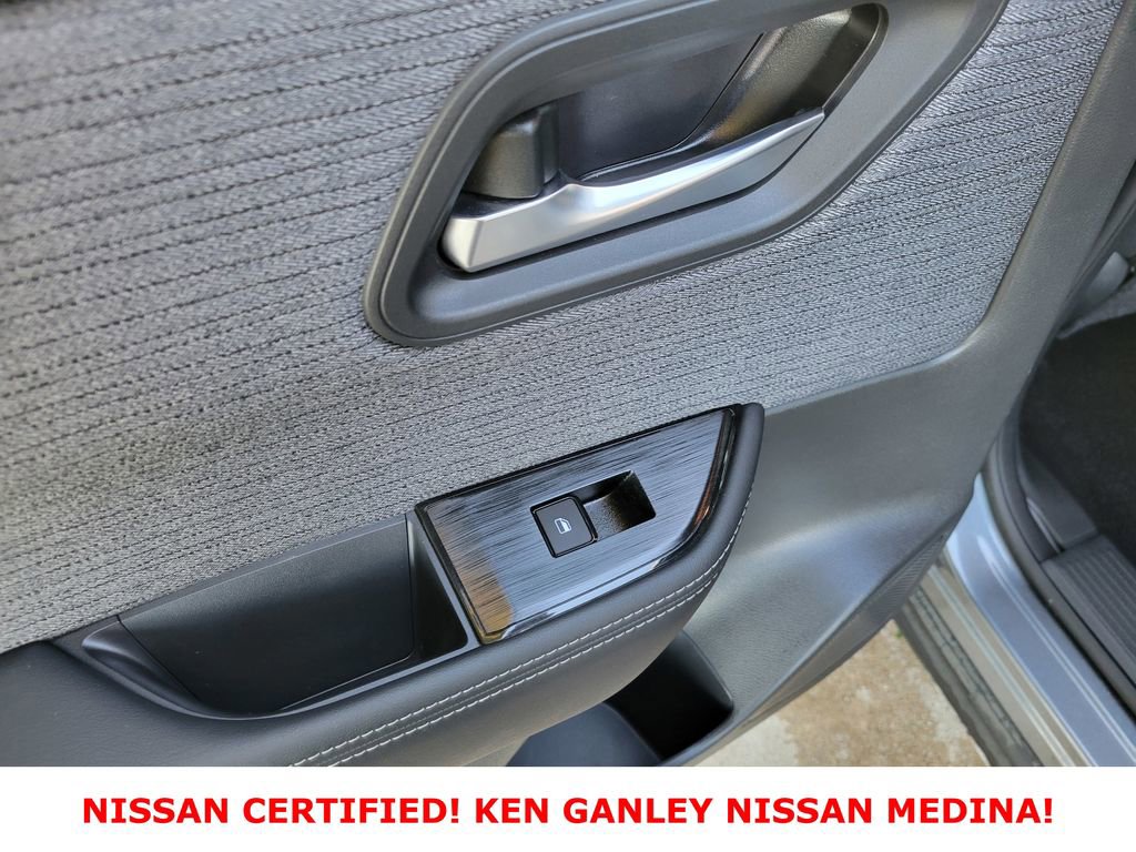 Certified 2023 Nissan Rogue SV image 40