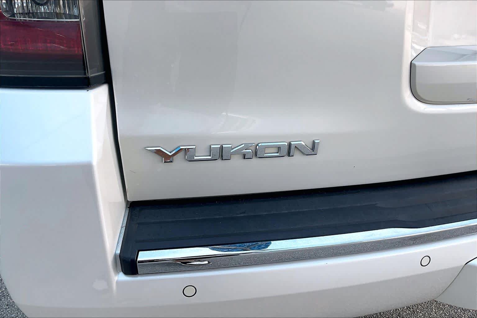 Used 2015 GMC Yukon Denali w/ Premium Package RWD image 31
