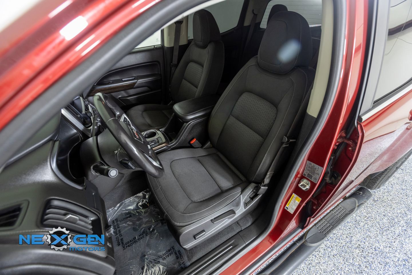 Used 2020 GMC Canyon SLE w/ Elevation Edition image 23