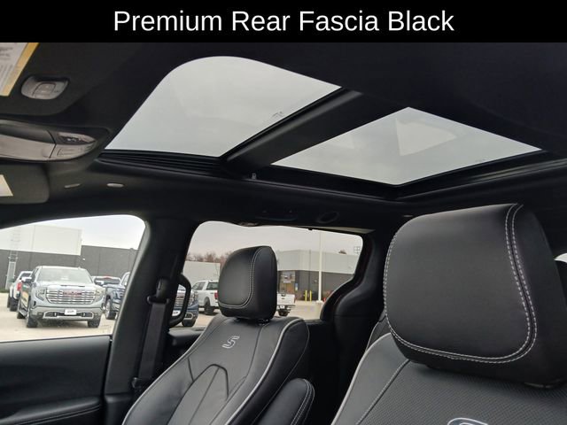 New 2026 Chrysler Pacifica Limited w/ S Appearance Package image 31