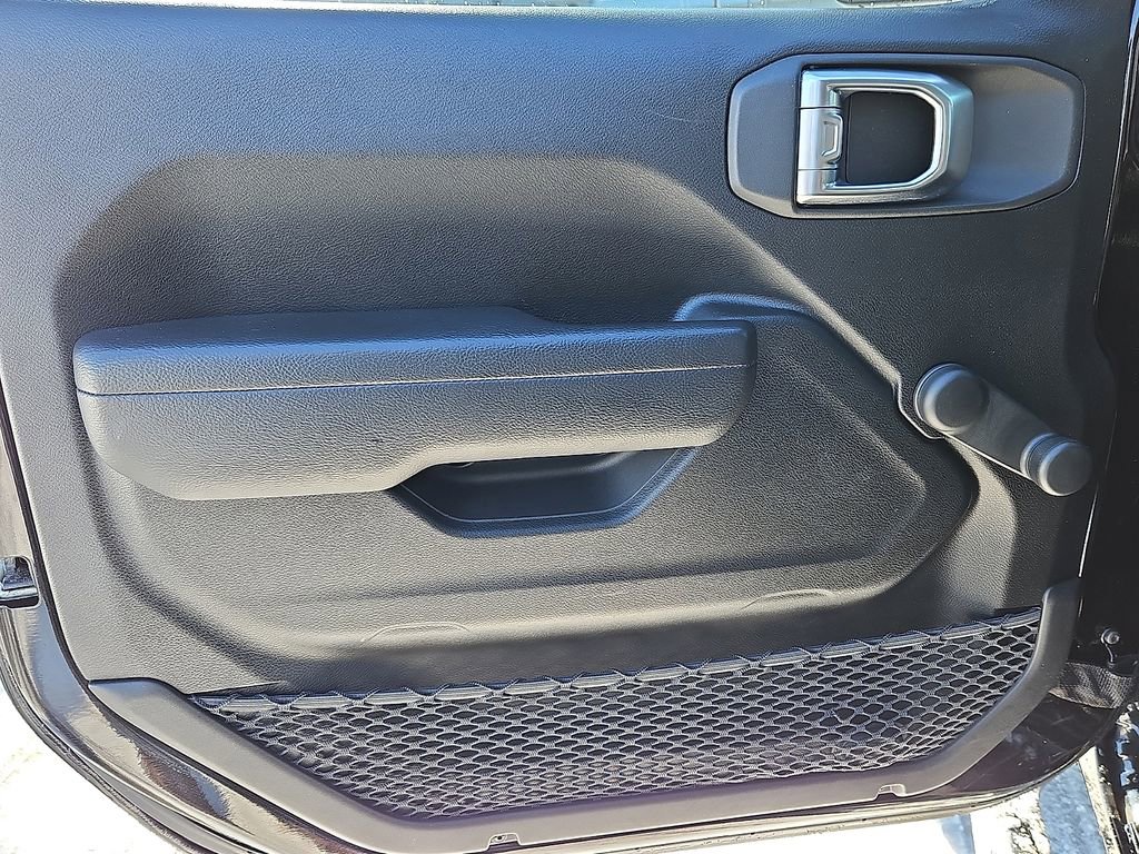 Used 2022 Jeep Wrangler Sport image 13