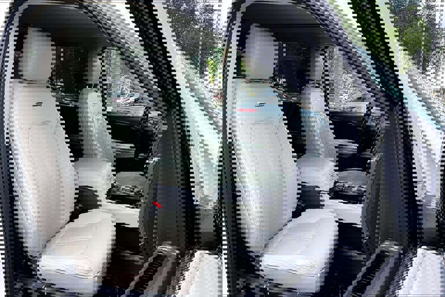 Used 2019 Ford Expedition Platinum image 9