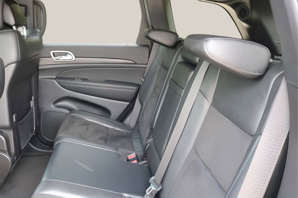 Used 2022 Jeep Grand Cherokee Laredo X RWD image 15