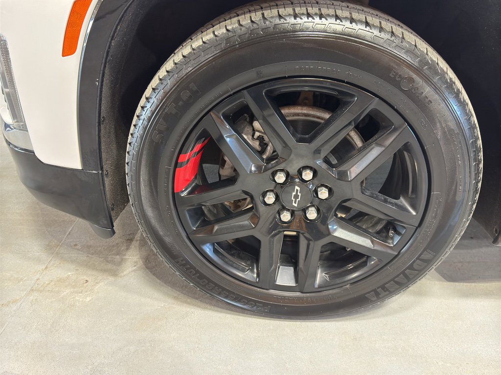 Used 2022 Chevrolet Traverse Premier w/ Redline Edition image 9