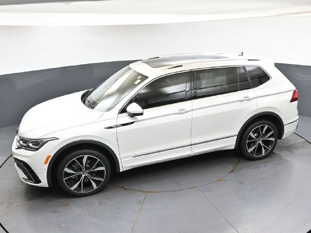 Used 2024 Volkswagen Tiguan SEL R-Line AWD/4WD image 37
