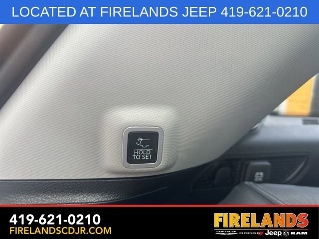 Used 2023 Jeep Grand Cherokee Limited image 11