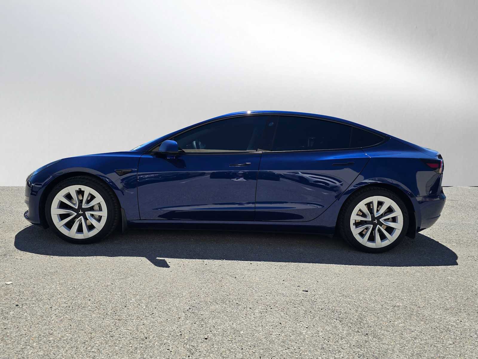 Used 2023 Tesla Model 3 Standard Range RWD image 6