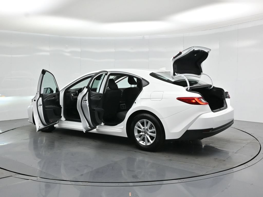 Used 2025 Toyota Camry LE FWD image 31