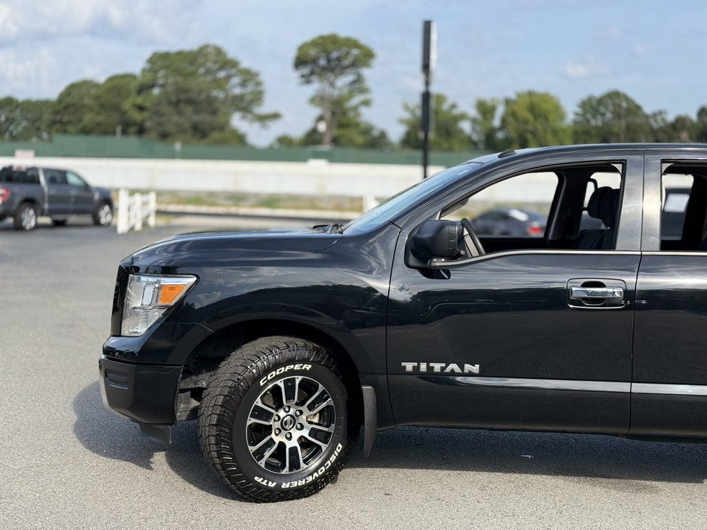 Used 2021 Nissan Titan SV w/ Accessory Utility Package RWD image 5