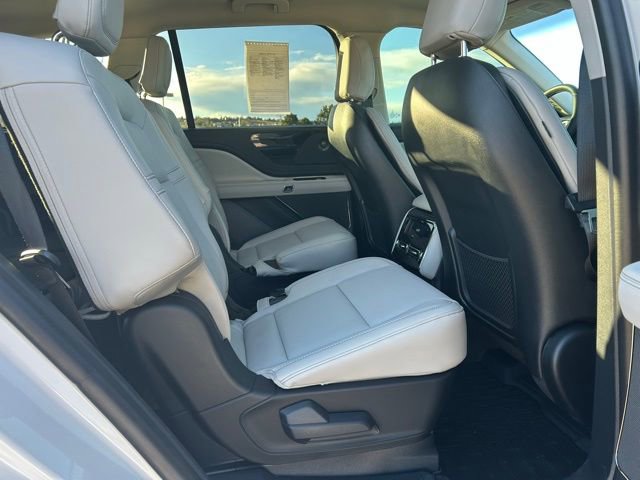 Used 2025 Lincoln Aviator AWD w/ Jet Appearance Package image 28
