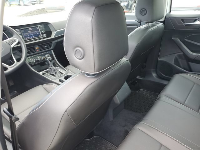 Certified 2024 Volkswagen Jetta SE w/ Panoramic Sunroof Package FWD image 14