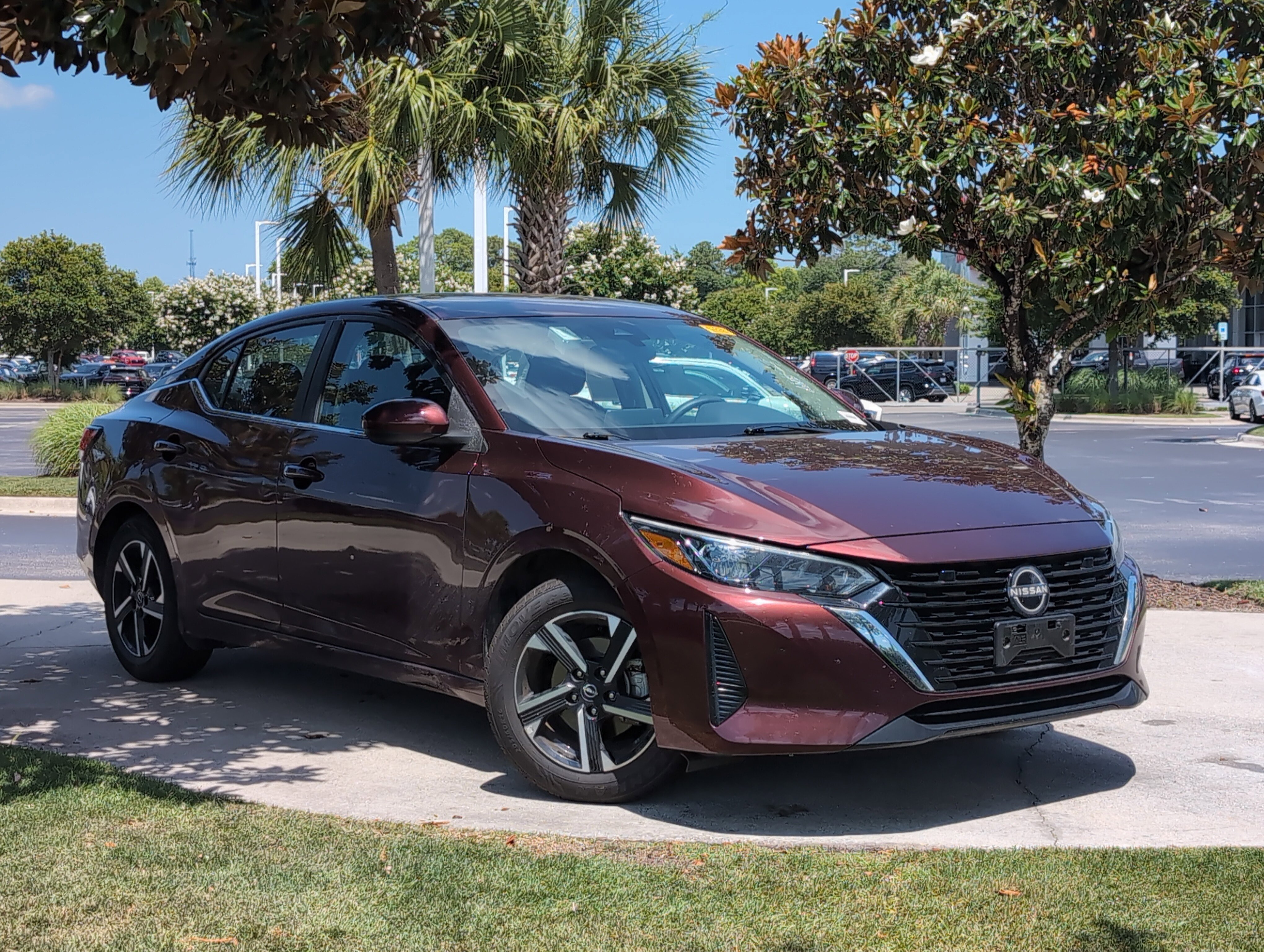 Used 2024 Nissan Sentra SV FWD image 2