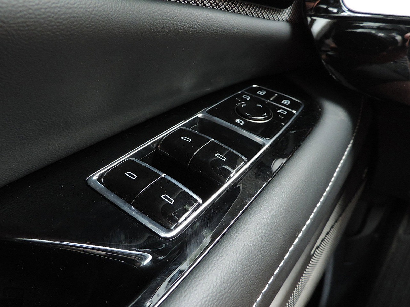 New 2026 Cadillac Optiq Luxury 2 AWD/4WD image 21