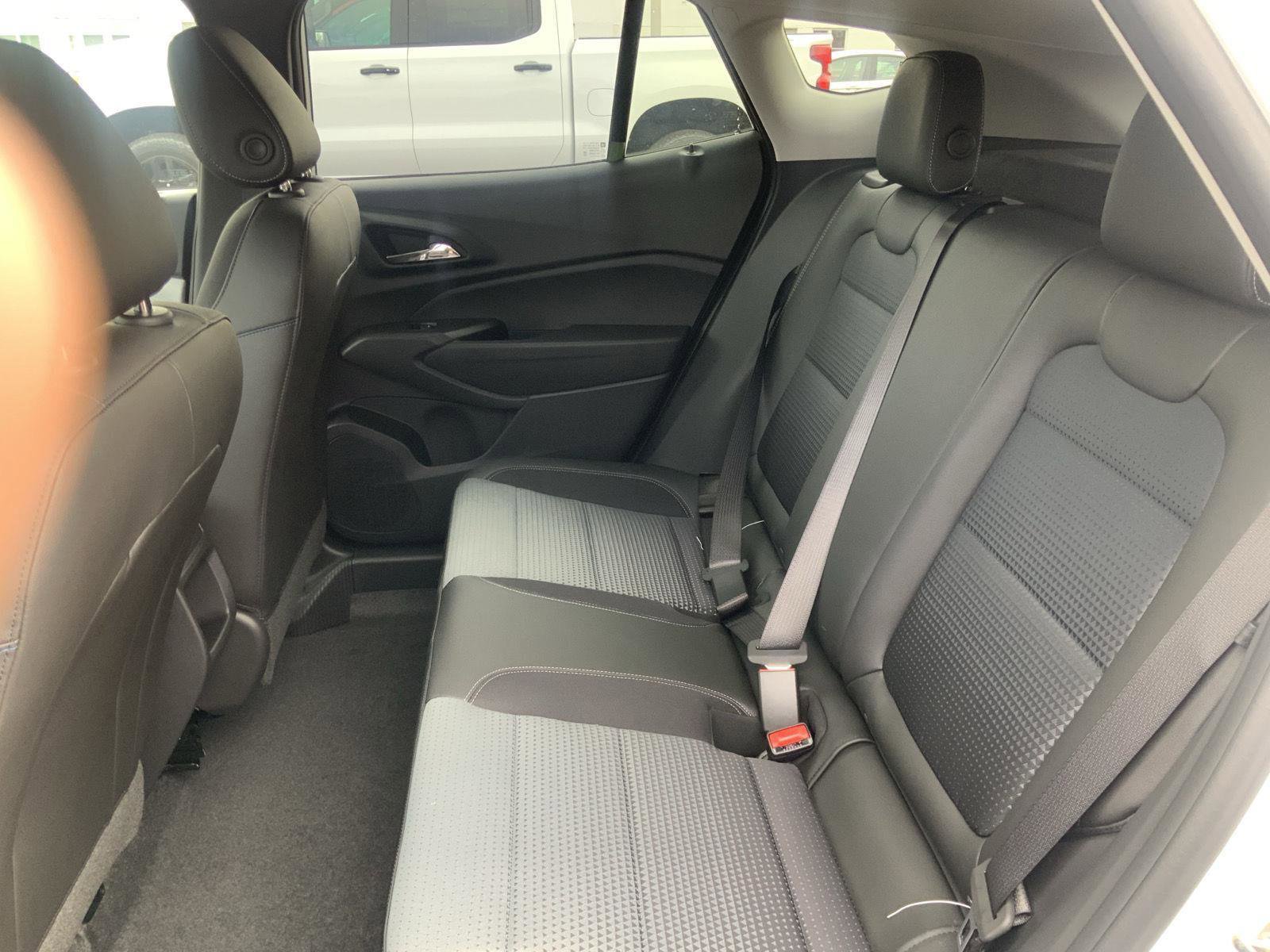 New 2026 Chevrolet Trax LT w/ Driver Confidence Package image 10