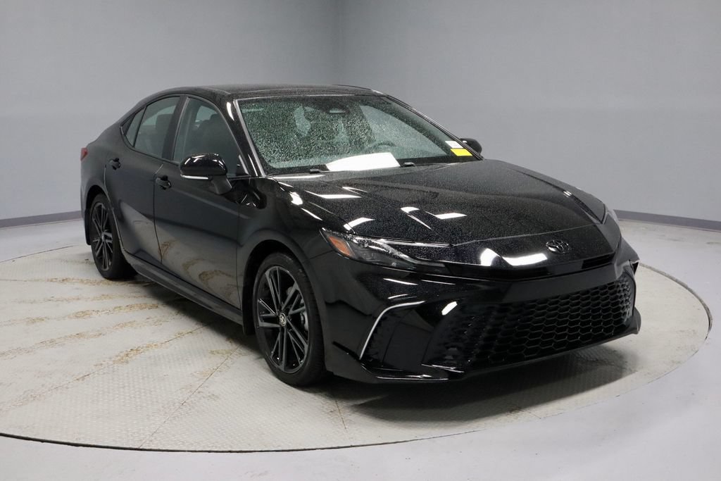 Used 2025 Toyota Camry XSE AWD/4WD image 1