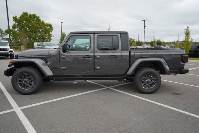 New 2025 Jeep Gladiator Sport image 5