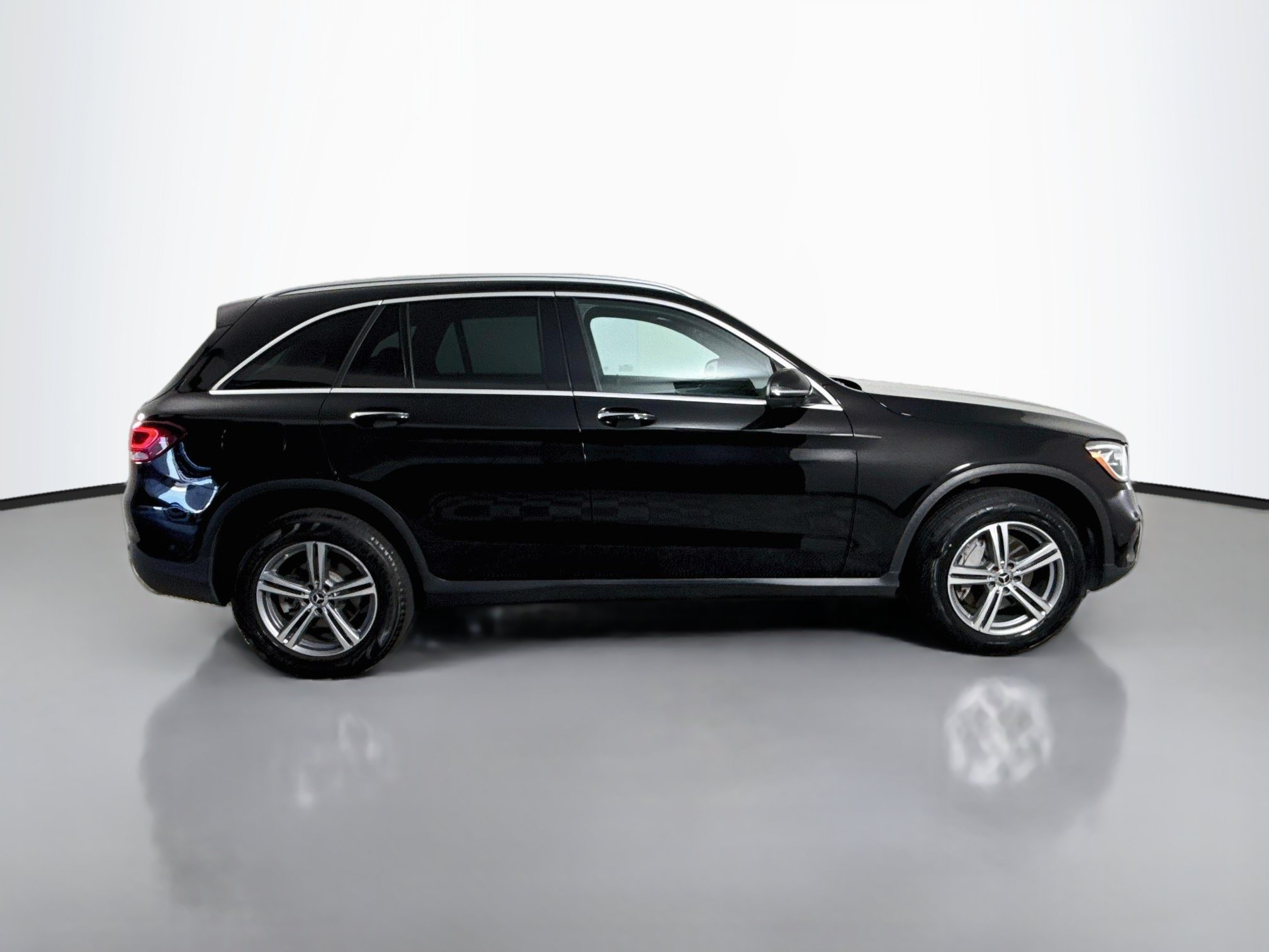 Used 2022 Mercedes-Benz GLC 300 4MATIC image 11