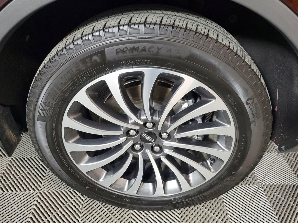 Used 2023 Lincoln Aviator Reserve w/ Equipment Group 201A image 9