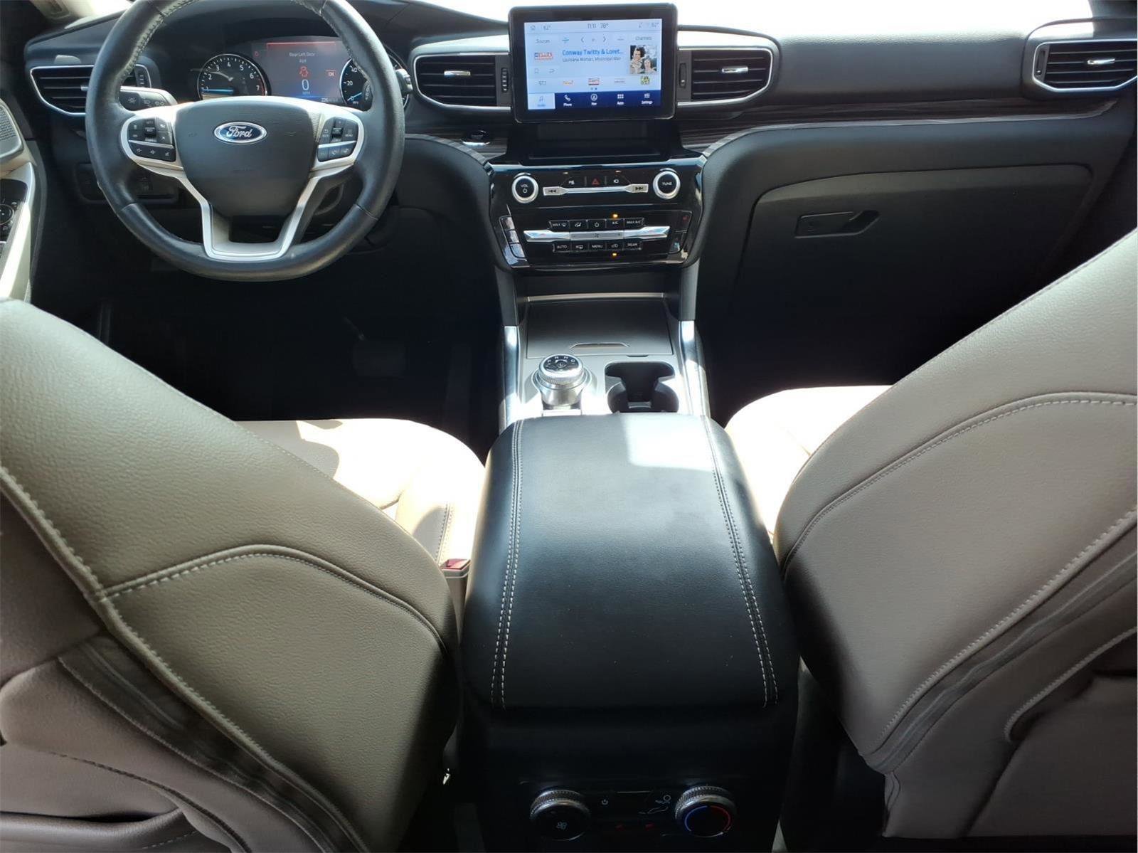 Used 2023 Ford Explorer Limited w/ Equipment Group 301A AWD/4WD image 12