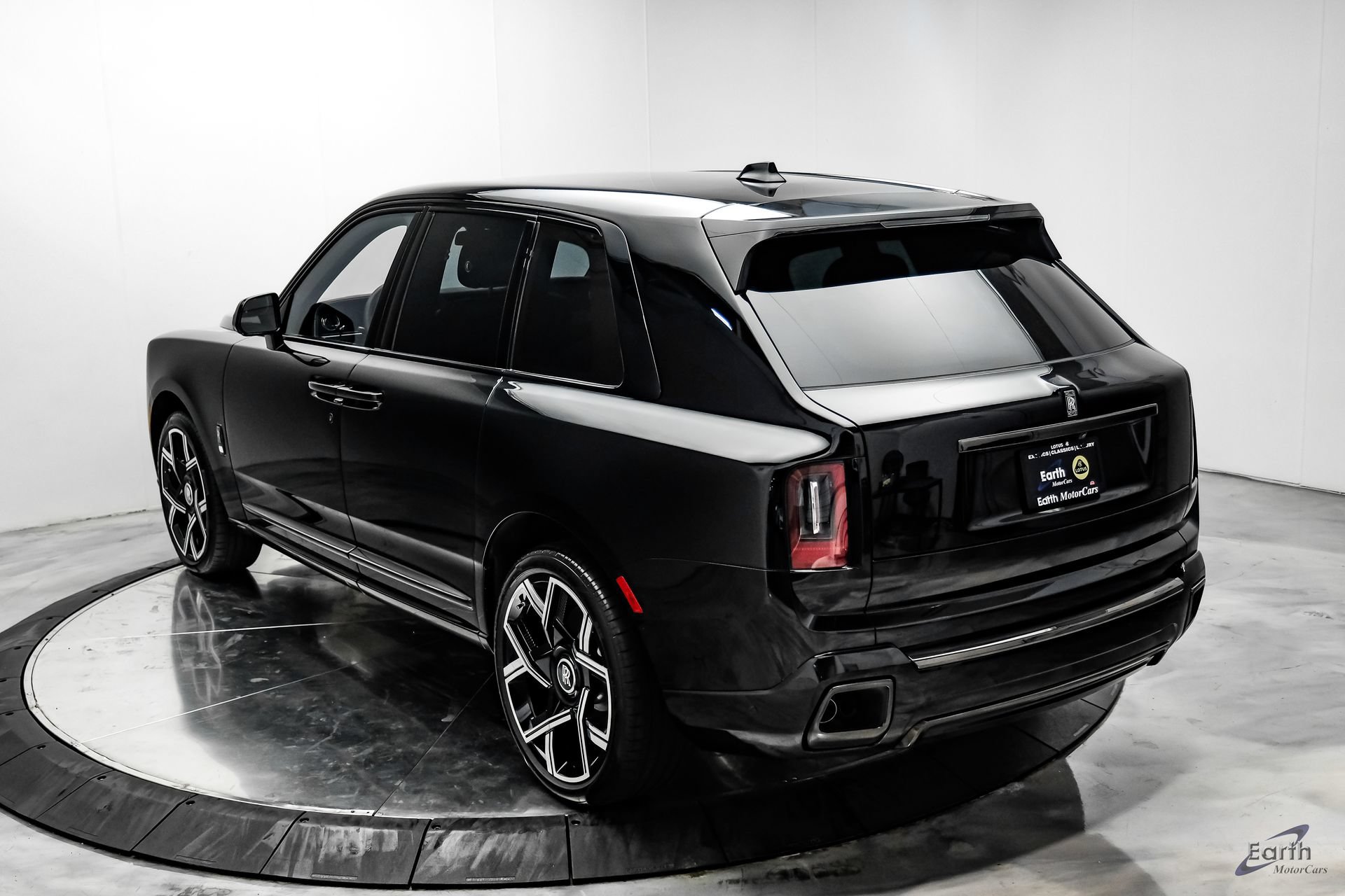 Used 2026 Rolls-Royce Cullinan Black Badge AWD/4WD image 14