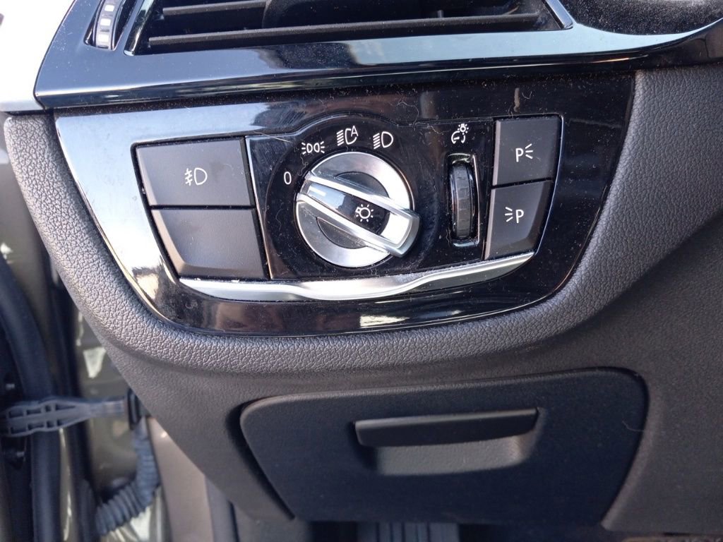 Used 2018 BMW 540i xDrive image 32