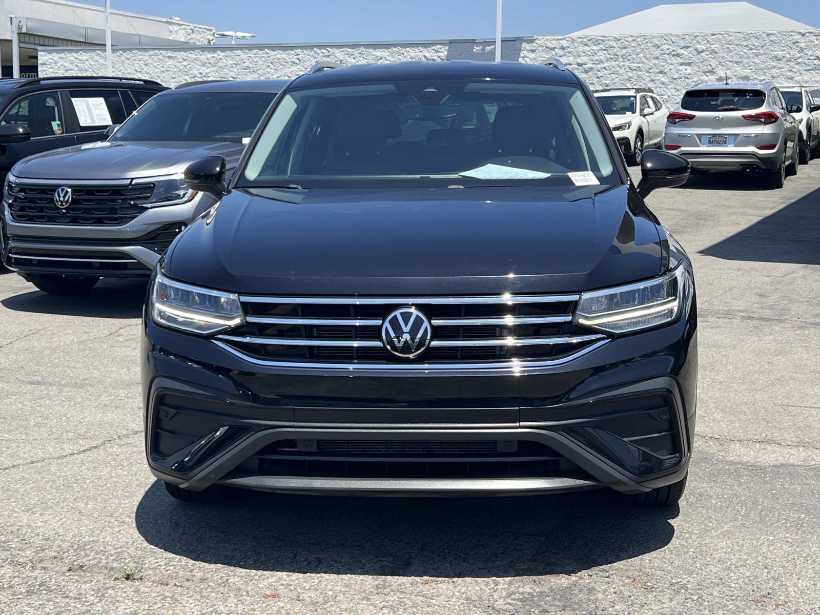 Certified 2022 Volkswagen Tiguan SE FWD image 4
