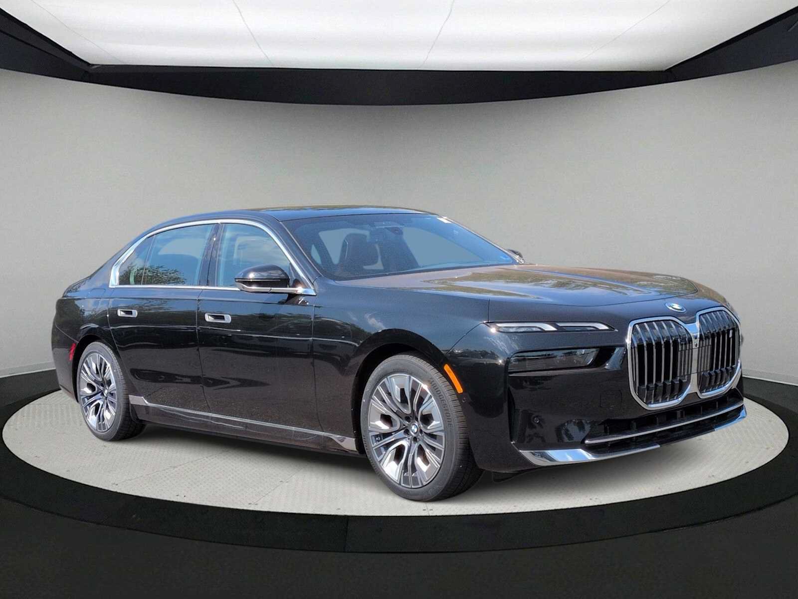 Used 2026 BMW i7 xDrive60 RWD image 2