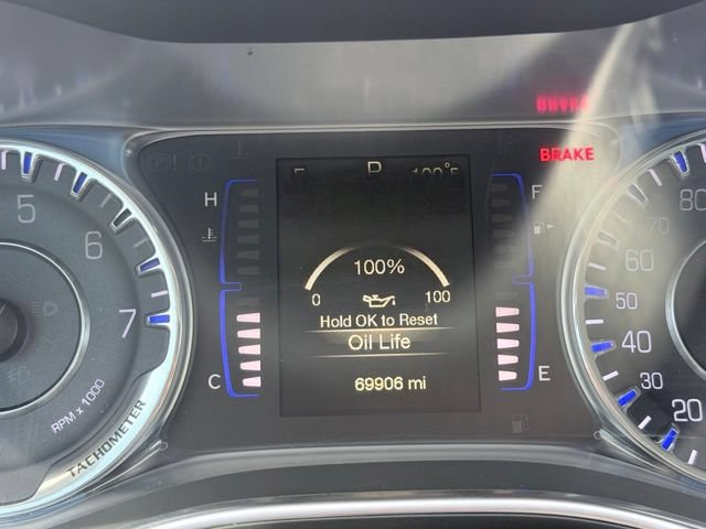 Used 2017 Chrysler 200 Limited Platinum w/ Comfort & Convenience Group FWD image 13