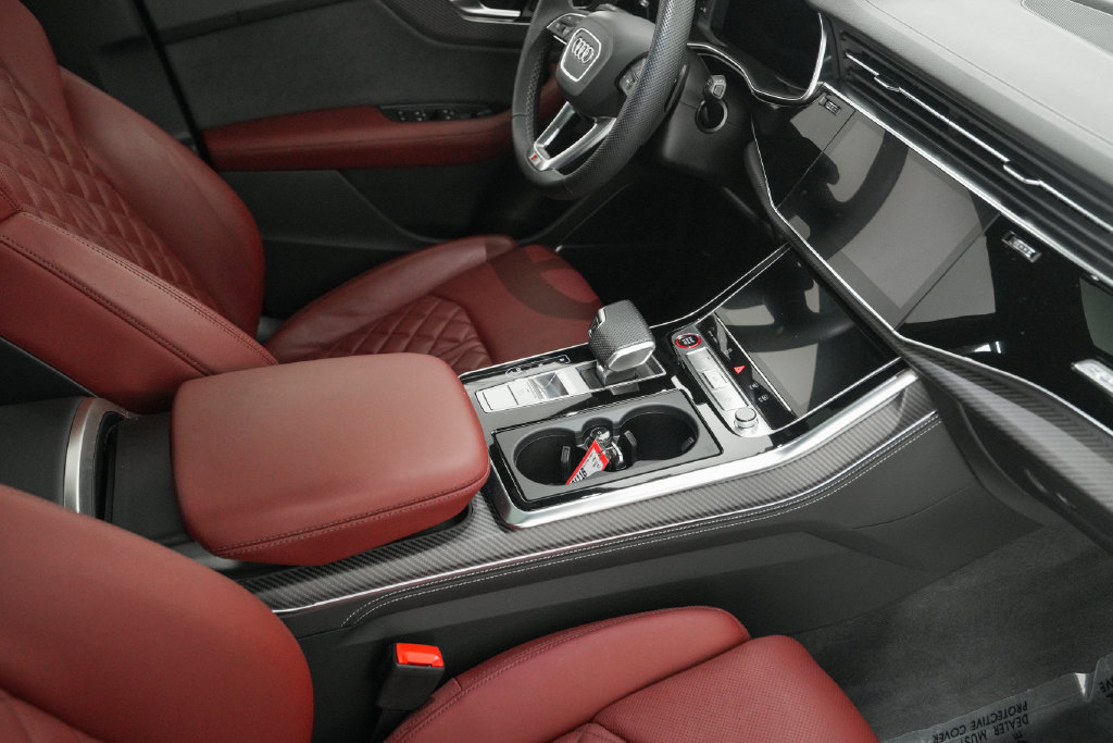 Used 2024 Audi SQ8 Prestige AWD/4WD image 21