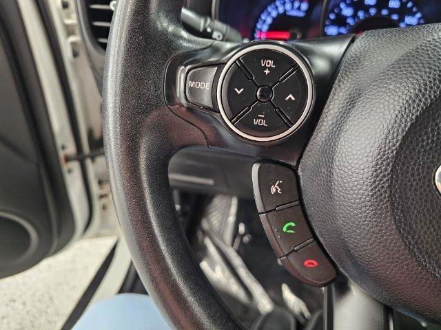 Used 2014 Kia Soul FWD image 11