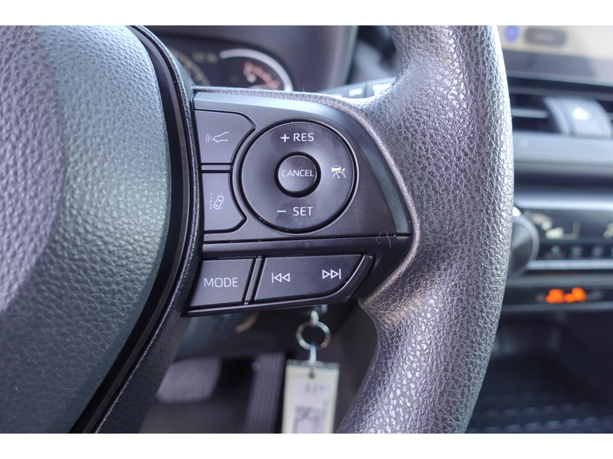 Used 2025 Toyota RAV4 LE AWD/4WD image 15