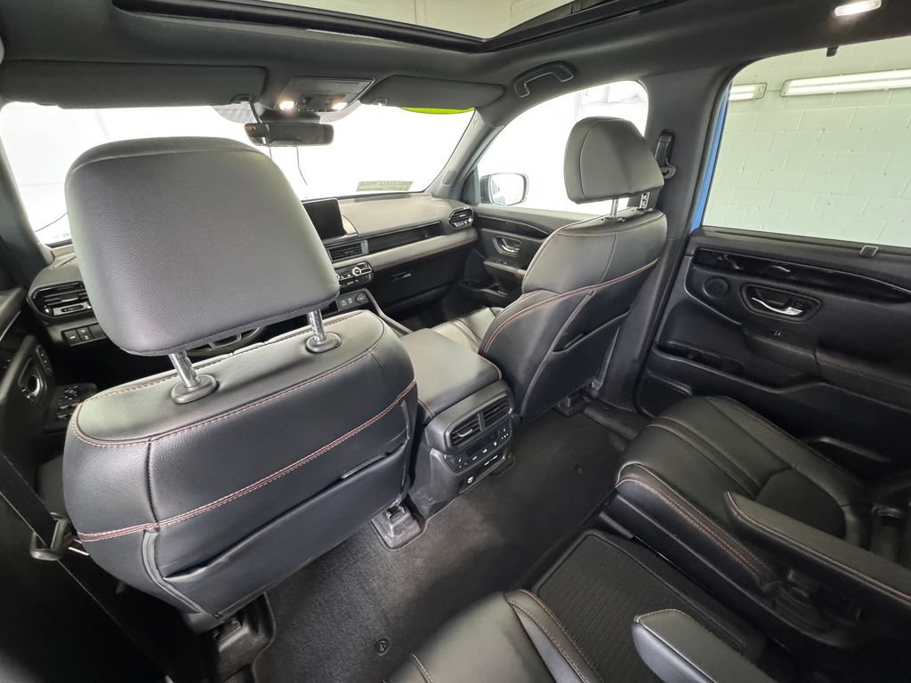 Used 2023 Honda Pilot TrailSport image 23