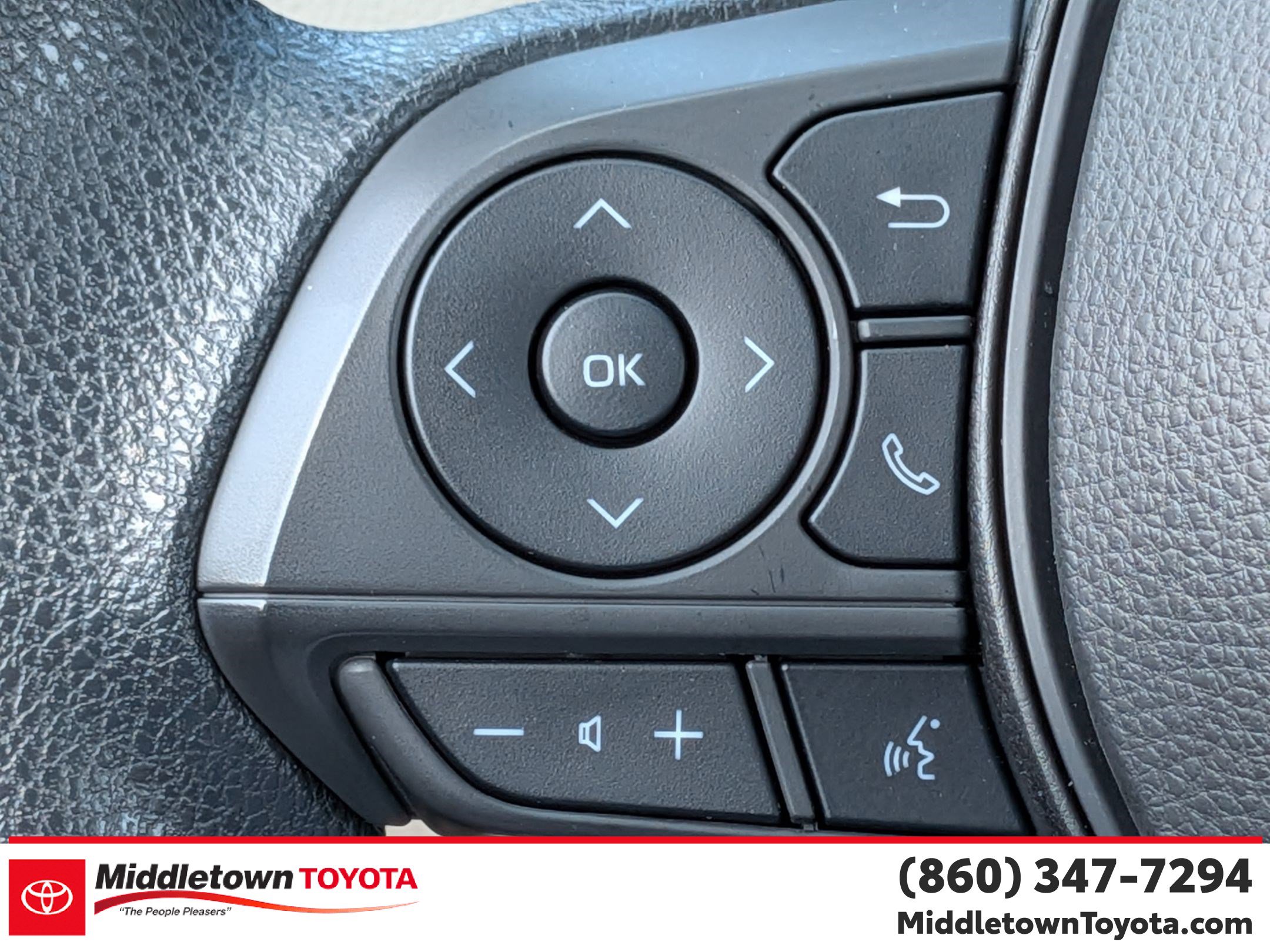 Used 2023 Toyota Corolla Cross L image 19