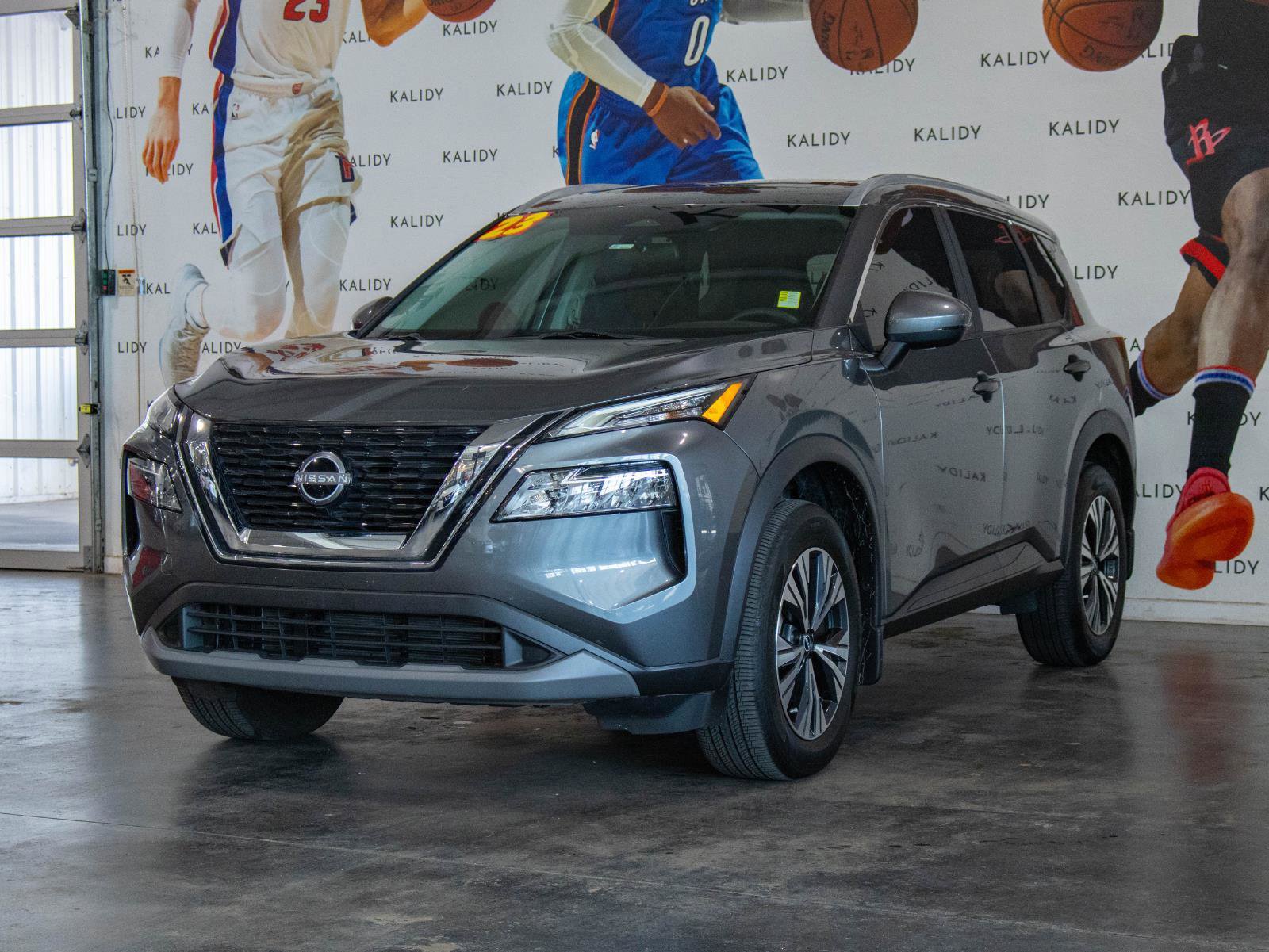 Used 2023 Nissan Rogue SV w/ SV Premium Package image 21