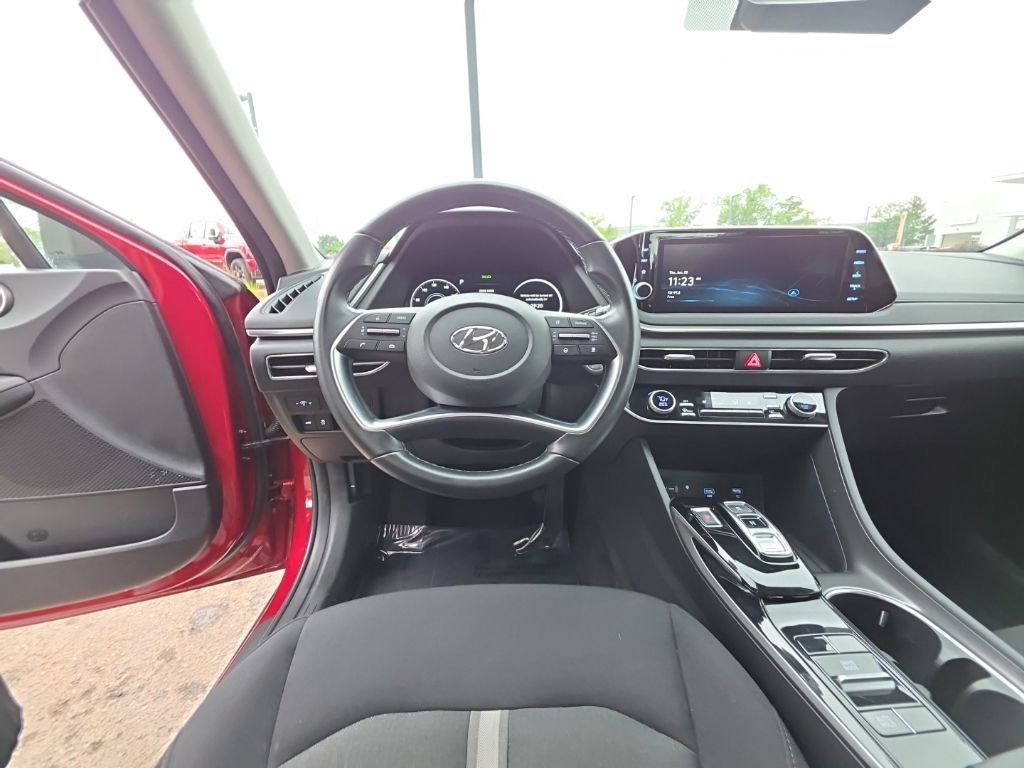 Used 2023 Hyundai Sonata SEL w/ Convenience Package FWD image 12