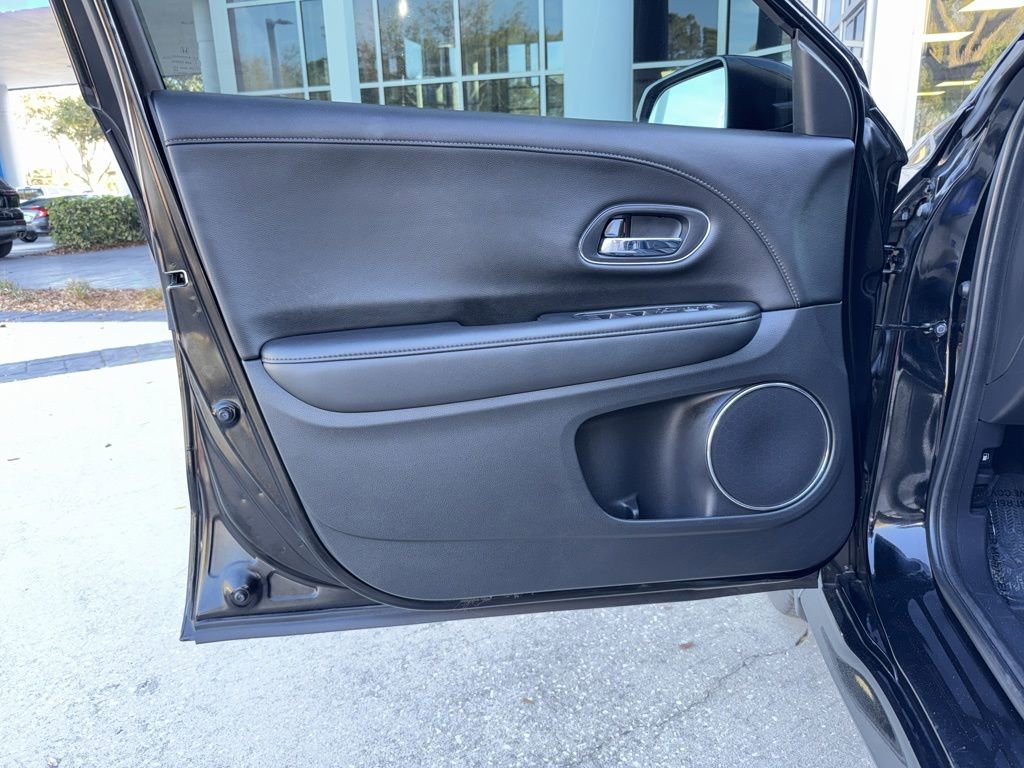 Used 2019 Honda HR-V Touring image 15