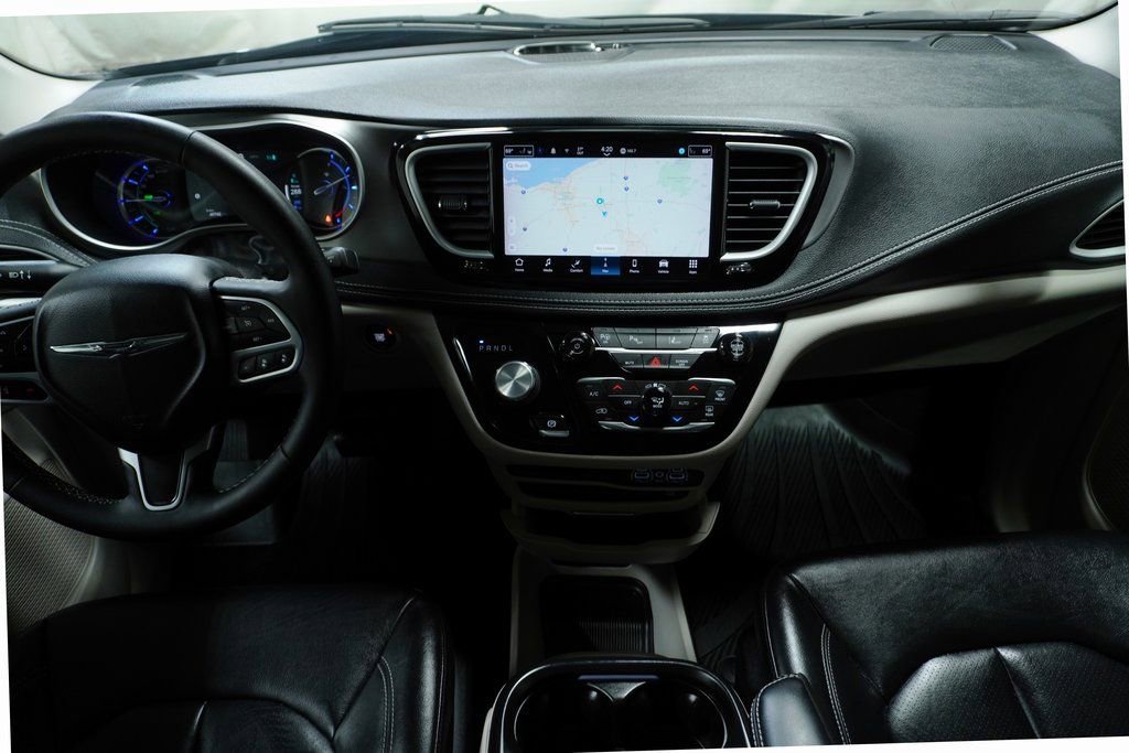 Used 2022 Chrysler Pacifica Touring-L w/ Uconnect Theater Family Group image 20